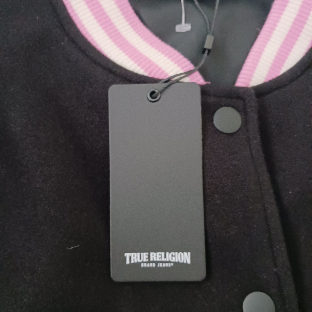 True Religion - Picture 7 of 8